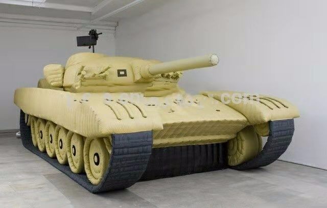 若羌大型军用坦克车